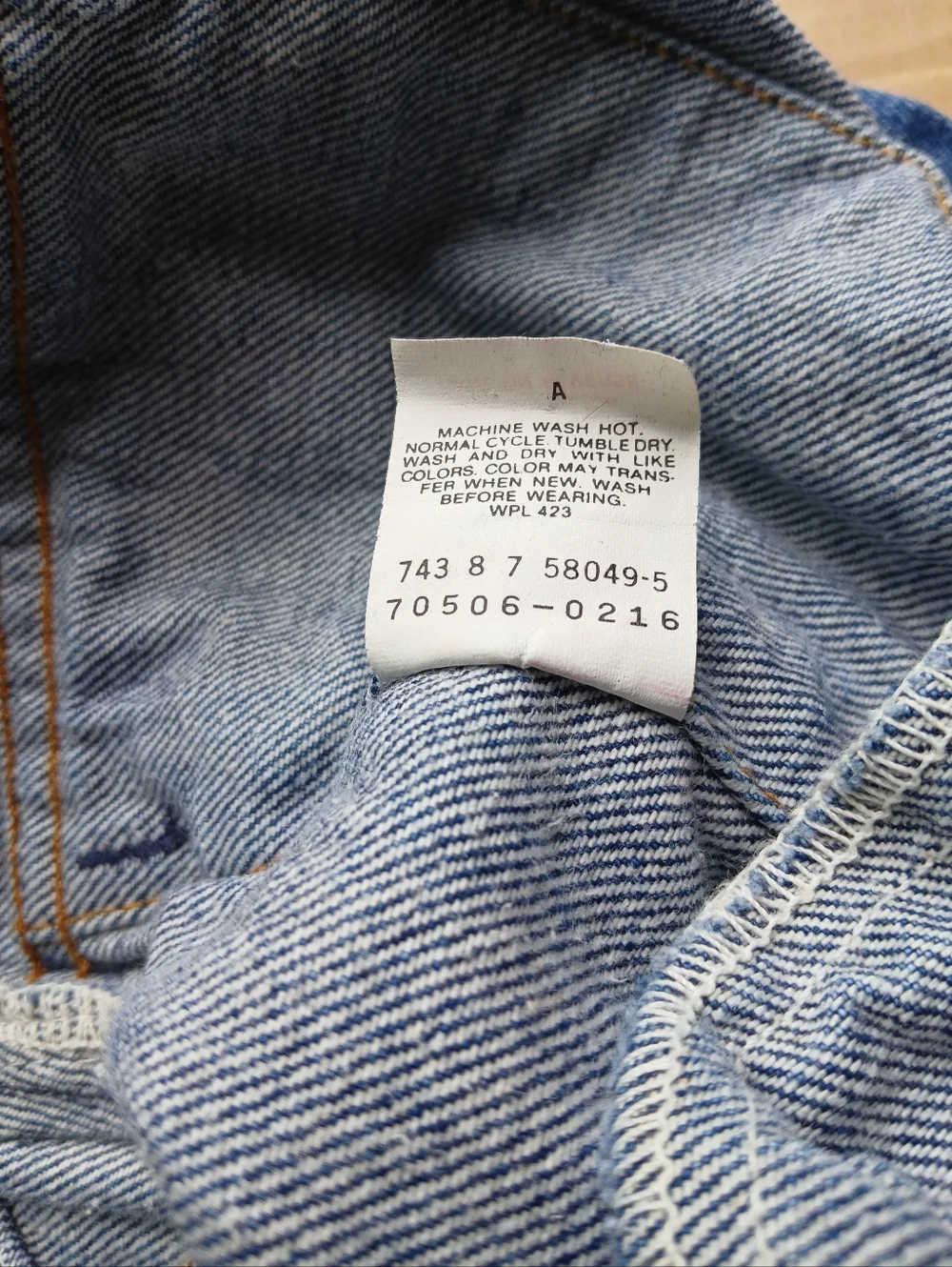 Levi's Vintage Size 40R Made In USA Medium Blue Denim Jacket
